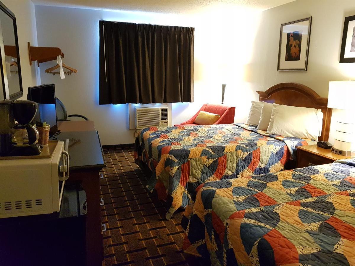 Le Mars Inn And Suites Esterno foto