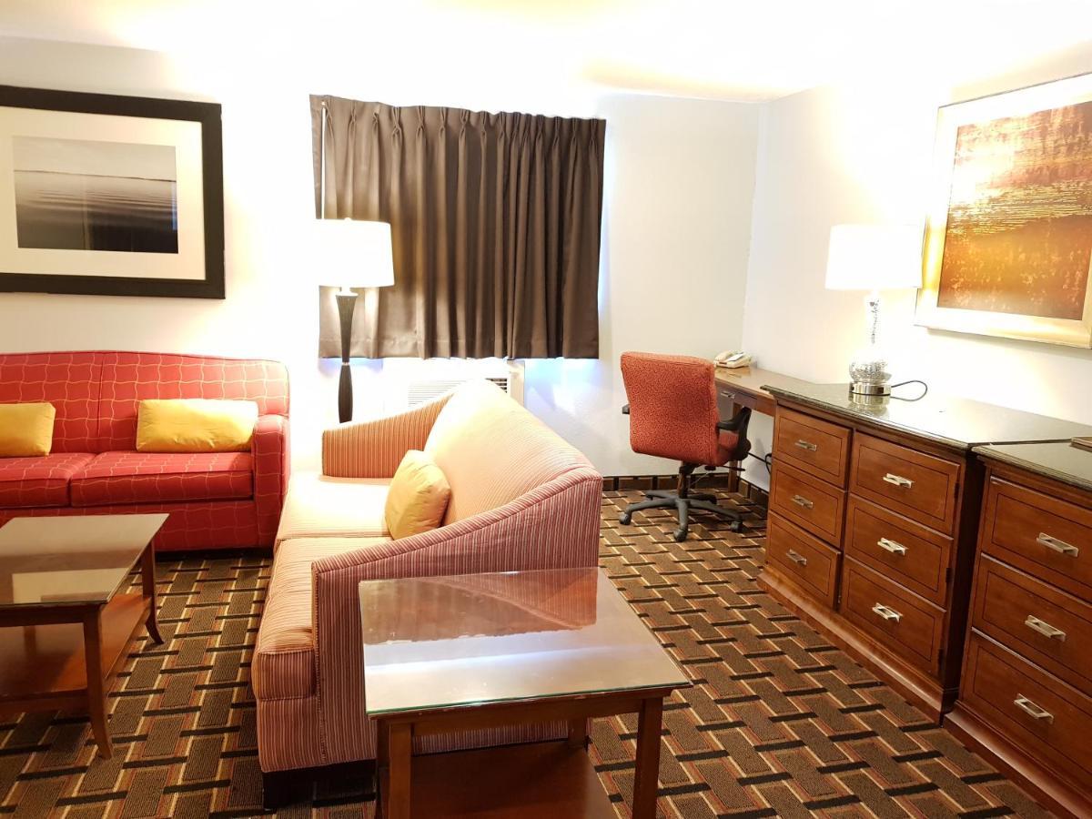 Le Mars Inn And Suites Esterno foto